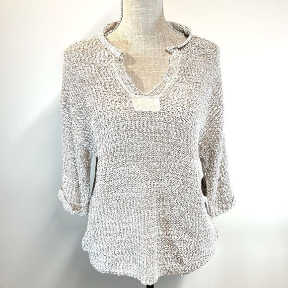 NWT Day to Day Blu Pepper V Neck Short Sleeve Oatmeal Sweater Women’s Sz Small - Picture 1 of 6